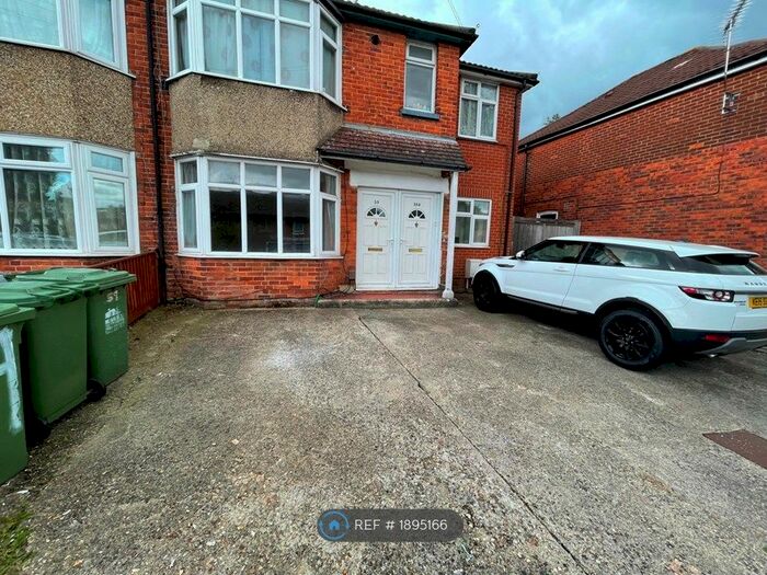2 Bedroom Maisonette To Rent In Osborne Road South, Southampton, SO17