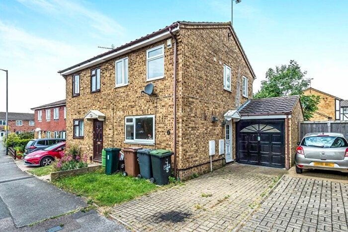 2 Bedroom Terraced House To Rent In Hedley Rise, Luton, LU2