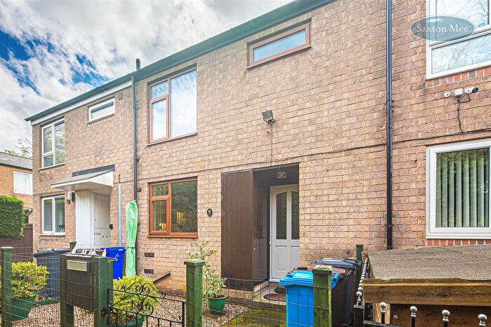 3 Bedroom Town House For Sale In Studfield Rise, Sheffield, S6