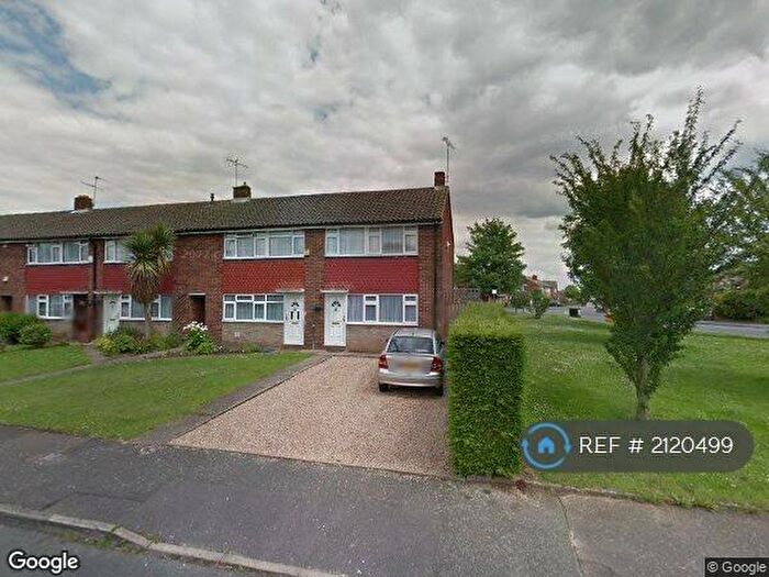 3 Bedroom End Of Terrace House To Rent In Ash Close, Slough, SL3