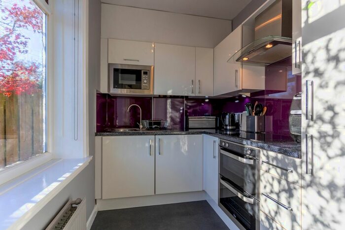 2 Bedroom Flat To Rent In Broomfield Crescent, Corstorphine, Edinburgh, EH12