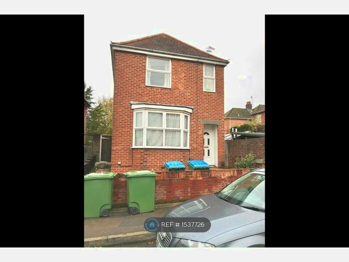 5 Bedroom Detached House To Rent In Heatherdeane Road, Southampton, SO17