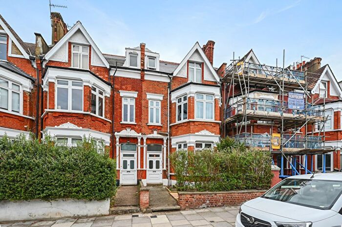 2 Bedroom Flat For Sale In Hoveden Road, London, NW2