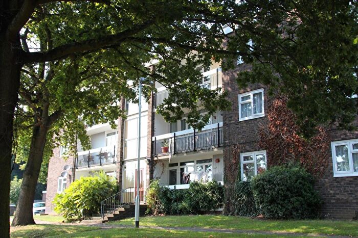 2 Bedroom Flat For Sale In Jesuit Close, Canterbury, CT2