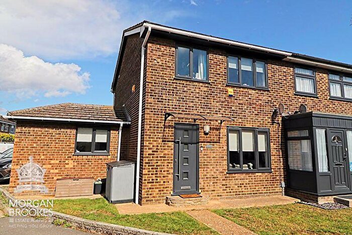 3 Bedroom Terraced House For Sale In Hilton Walk Canvey Island, SS8