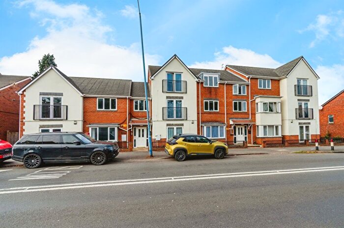 2 Bedroom Flat For Sale In Toll End Road, Tipton, DY4