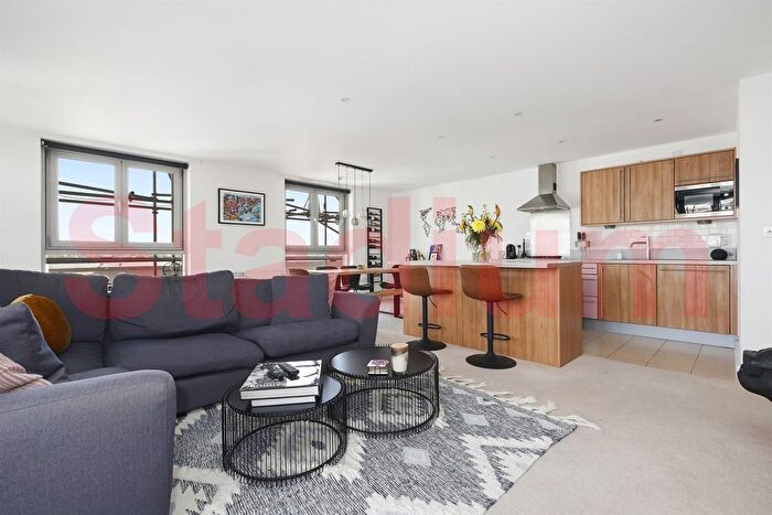 2 Bedroom Flat For Sale In Buckler Court, Eden Grove, London, N7