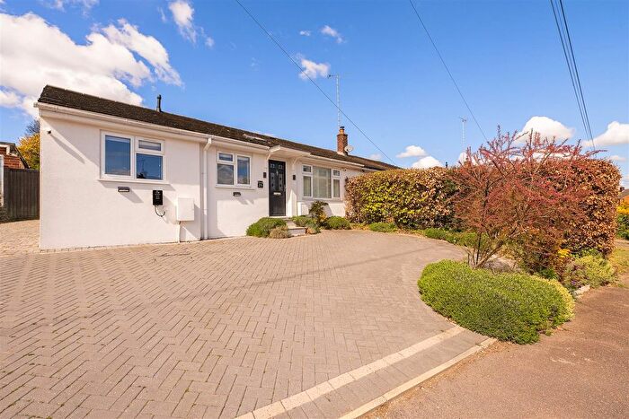 3 Bedroom Property For Sale In Wroxham Way, Harpenden, AL5