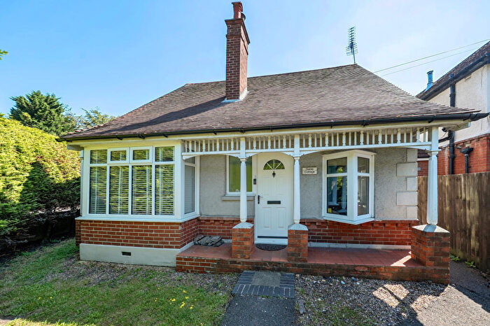 3 Bedroom Detached House For Sale In Farnborough Road, Farnborough, GU14
