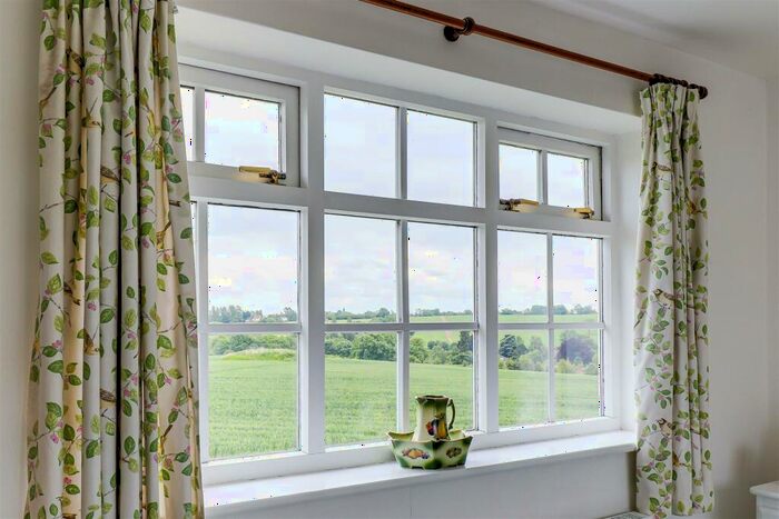 2 Bedroom Cottage For Sale In Green Lane, Lambley, Nottinghamshire, NG4