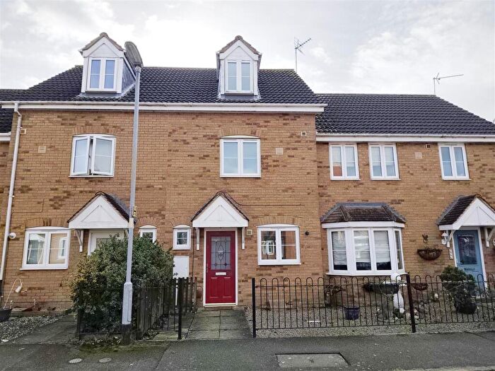 3 Bedroom Town House For Sale In Jubilee Way, Crowland, Peterborough, PE6