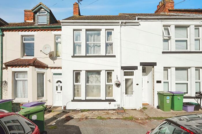 2 Bedroom Terraced House For Sale In Fernbank Crescent, Folkestone, Kent, CT19