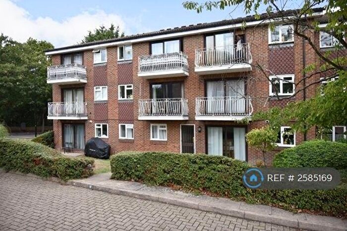 2 Bedroom Flat To Rent In Fleetwood Close, Croydon, CR0