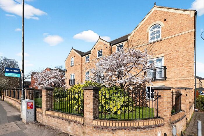 2 Bedroom Flat For Sale In Manor Court, York, YO10