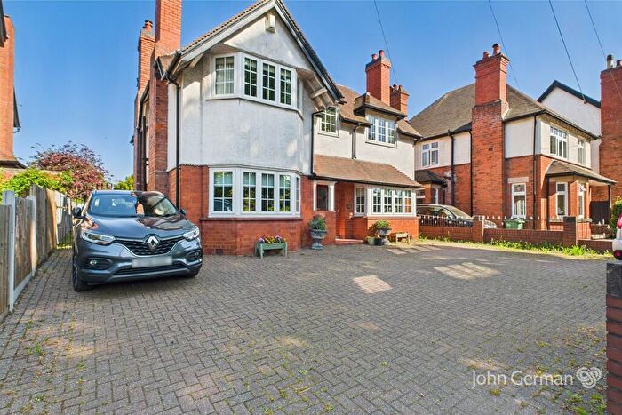 5 Bedroom Detached House For Sale In Rising Brook, Stafford, ST17