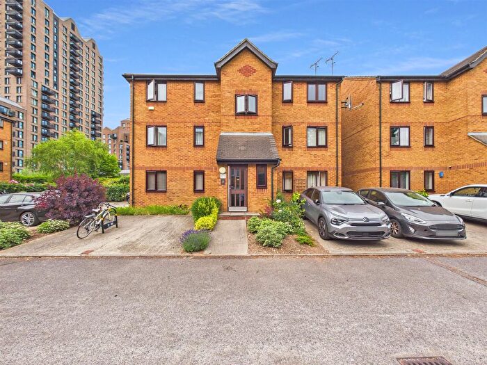 2 Bedroom Flat For Sale In Bream Close, London, N17
