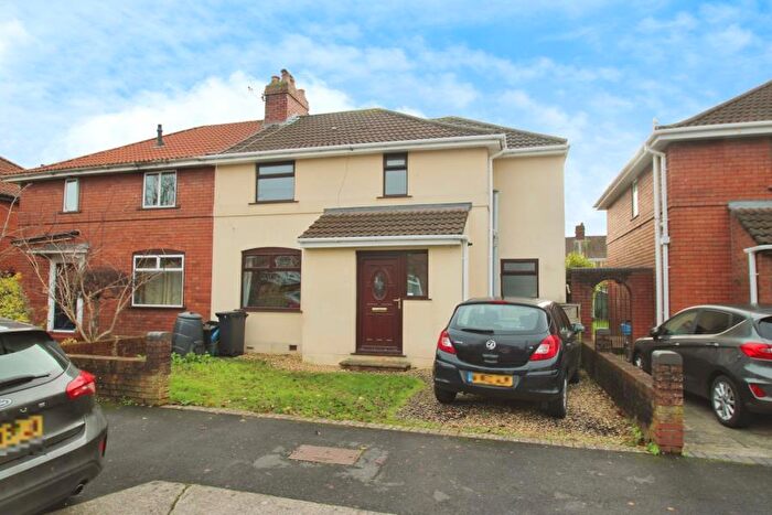 3 Bedroom Terraced House To Rent In Frobisher Road - Ashton, BS3