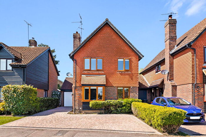 4 Bedroom Detached House For Sale In Victoria Way, East Grinstead, RH19
