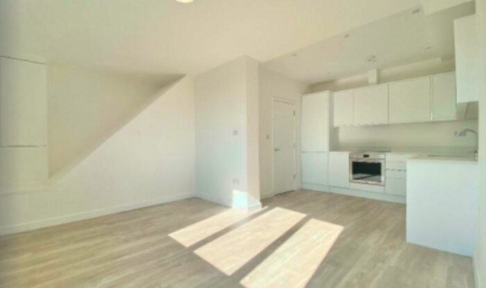 2 Bedroom Apartment To Rent In Finchley Road, Temple Fortune, London, NW11