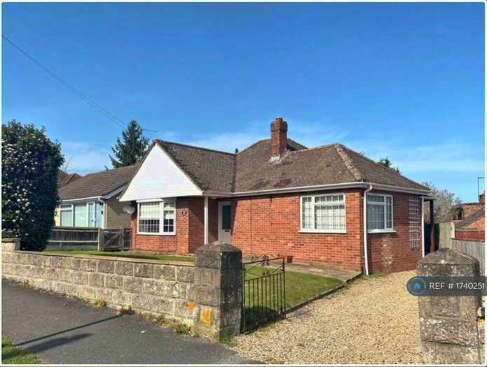 2 Bedroom Bungalow To Rent In Edinburgh Drive, Didcot, OX11