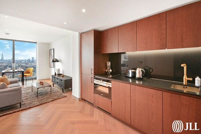 Flat For Sale In Marsh Wall London, E14