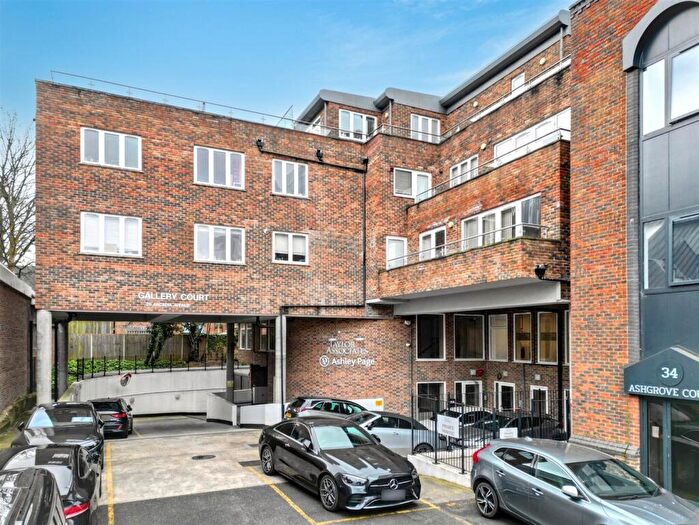 1 Bedroom Apartment For Sale In Arcadia Avenue, Finchley Central, N3