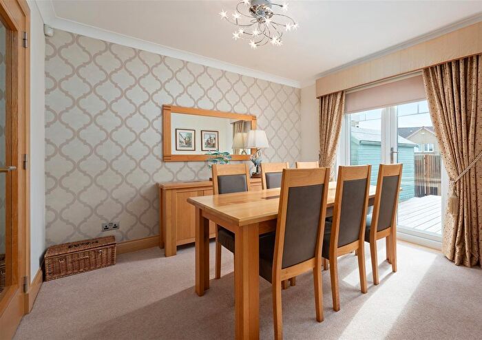 4 Bedroom Detached House For Sale In Manor Gardens, Dunfermline, KY11