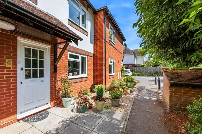 1 Bedroom Maisonette For Sale In Mayfield Road, Weybridge, KT13