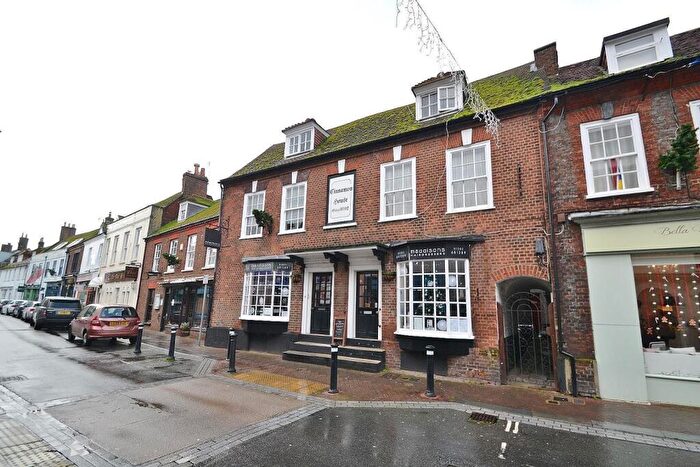 2 Bedroom Flat To Rent In Poole, BH15