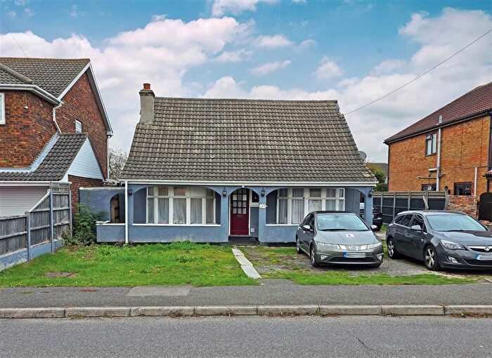 5 Bedroom Detached House For Sale In New Road, Canvey Island, SS8