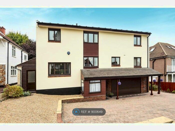 5 Bedroom Detached House To Rent In Knoll Rise, Orpington, BR6