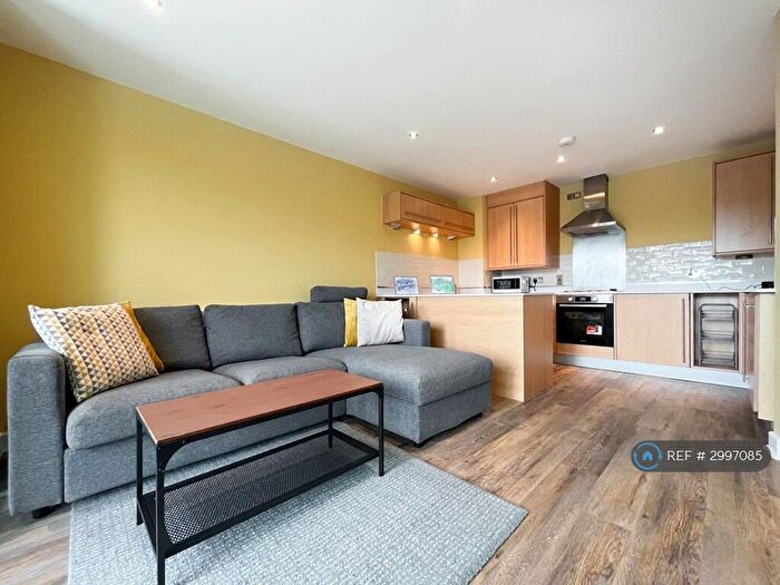 2 Bedroom Flat To Rent In Albion Street, Leeds, LS2