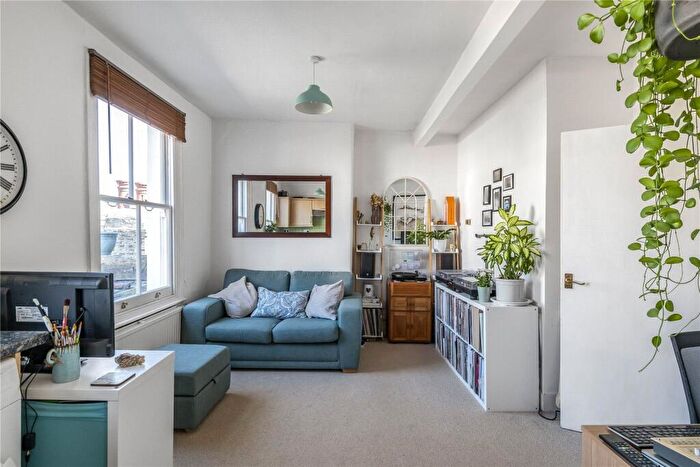 1 Bedroom Flat To Rent In Harringay Gardens, Harringay, London, N8