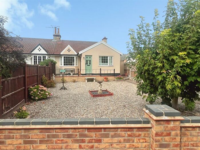 2 Bedroom Semi-Detached Bungalow For Sale In Hall Road, Lowestoft, NR32