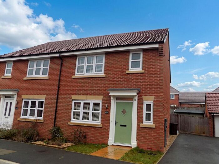 3 Bedroom Semi-Detached House For Sale In Palmer Avenue, Bottesford, NG13
