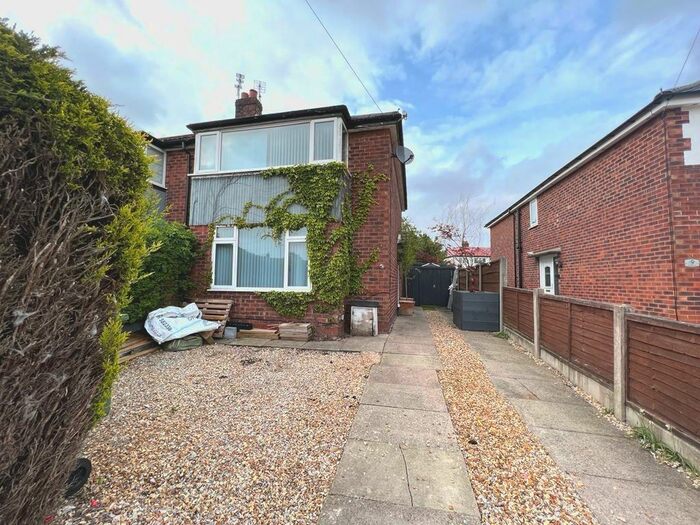 2 Bedroom House To Rent In Cumber Drive, Wilmslow, SK9