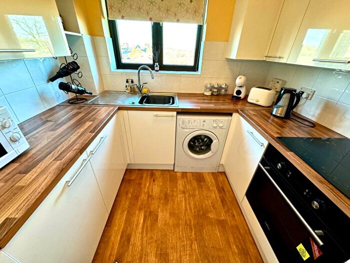 1 Bedroom Flat For Sale In Lugar Street, Coatbridge, Lanarkshire, ML5