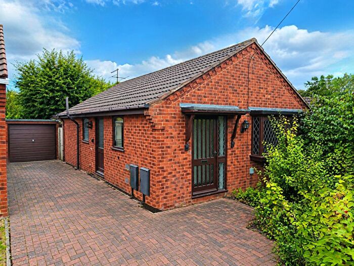 2 Bedroom Detached Bungalow For Sale In Yew Tree Lane, Gedling, Nottingham, NG4