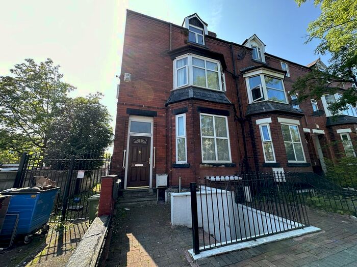 2 Bedroom Flat To Rent In Egerton Road, Manchester, M14