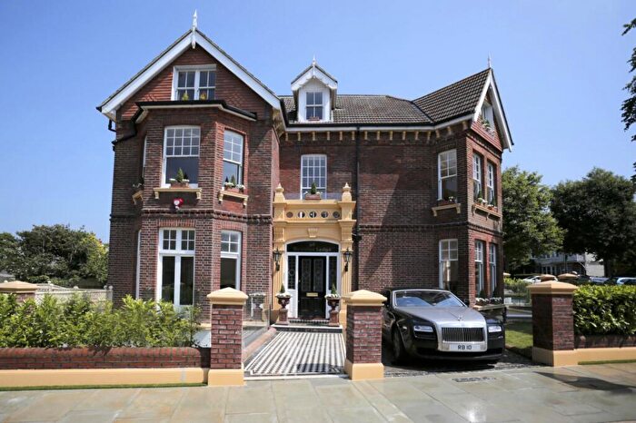 2 Bedroom Apartment To Rent In Wilbury Avenue, Hove, BN3