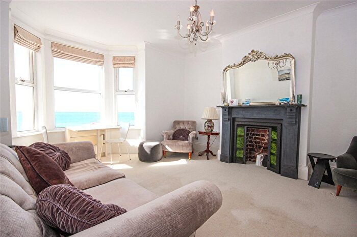2 Bedroom Flat For Sale In East Walk, Seaton, Devon, EX12