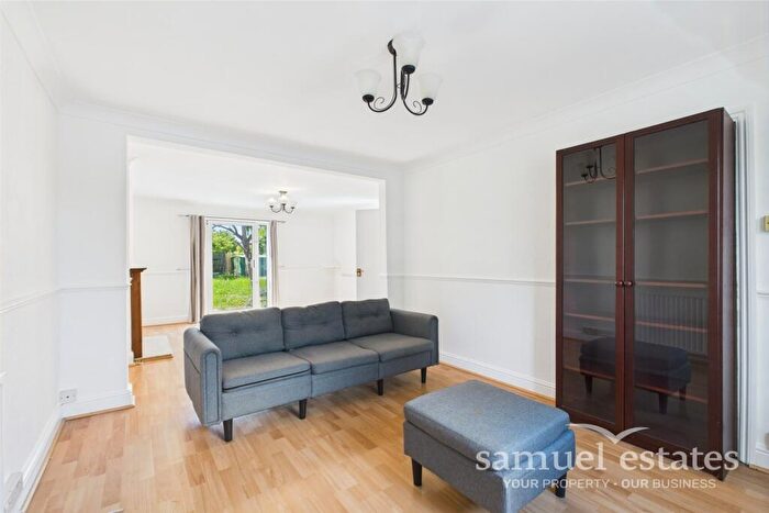 3 Bedroom Semi-Detached House To Rent In Western Road, Mitcham, CR4