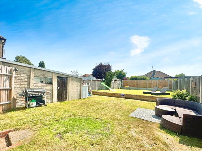 3 Bedroom Semi-Detached House For Sale In Manse Way, Swanley, Kent, BR8