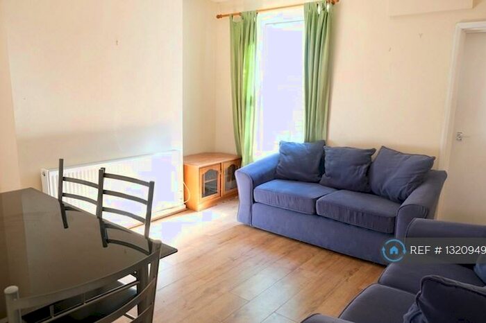 5 Bedroom Terraced House To Rent In Tiverton Road, Birmingham, B29