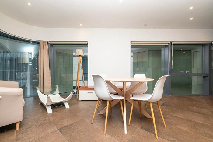1 Bedroom Flat For Sale In City Road, London, EC1V