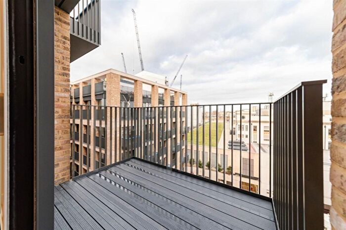 2 Bedroom Flat To Rent In Jubilee Walk, London, WC1X