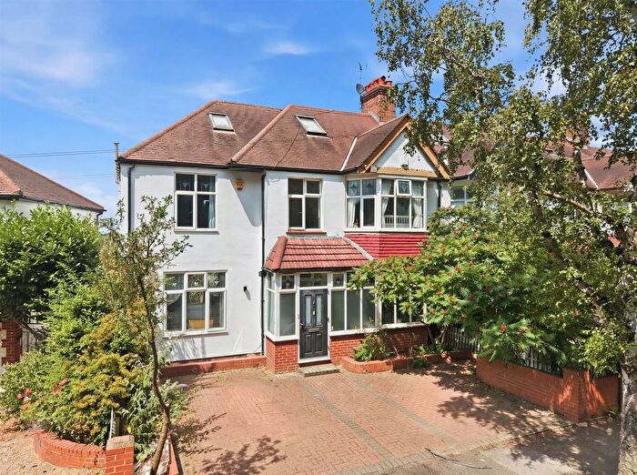 6 Bedroom Property For Sale In Forest Drive, Woodford Green, IG8