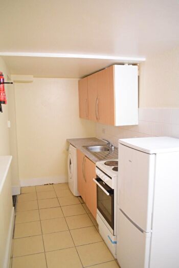 1 Bedroom Flat To Rent In New Cross Road, London, SE14