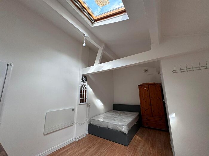 1 Bedroom Flat To Rent In Halstead Street, Leicester, LE5