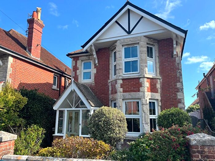 4 Bedroom Detached House For Sale In Cecil Road, Swanage, Dorset, BH19